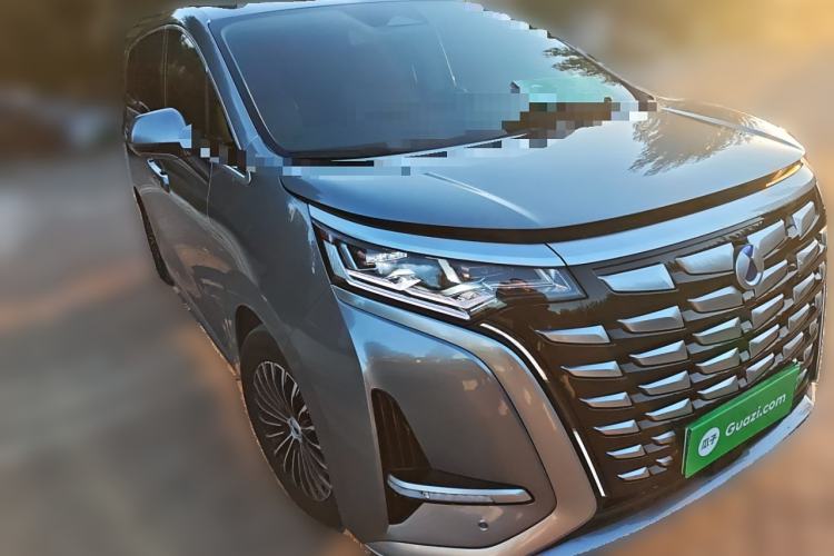 Used Denza D9 2024 DM-i 980 Four-Wheel Drive Prestige Model Front Right 45 Deg