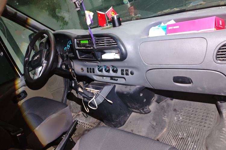 Used JMC Transit 2017 2.8T Commercial Version Long Wheelbase Mid-Roof 6/7/8-Seater JX493 Center Console