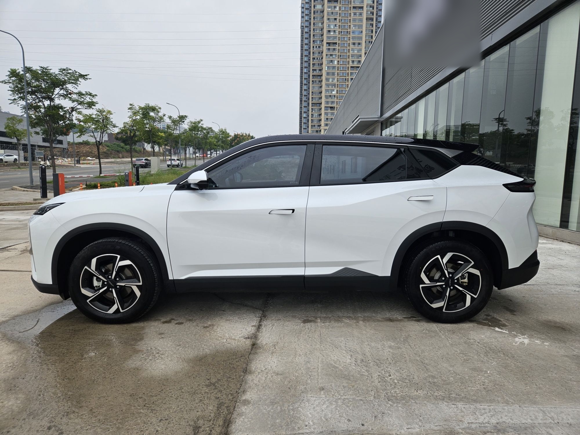 Dongfeng Aeolus L7 New Energy — снимка 15