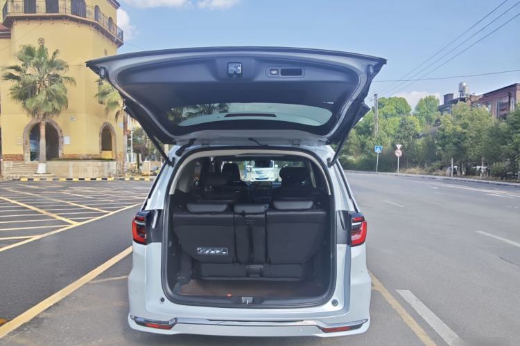 Used Honda Elysion 2024 2.0L eHEV Luxury Edition