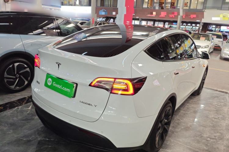 Used Tesla Model Y 2021 Long-Range All-Wheel-Drive Version 3D7
