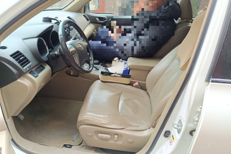 Used Toyota Highlander 2011 2.7L Two-Wheel Drive 7-Seater Luxury Navigation Edition
