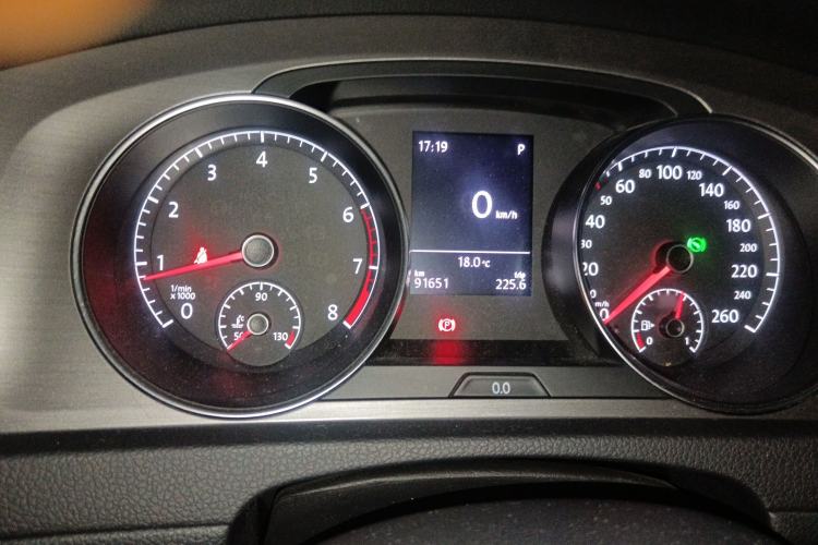 Used Volkswagen Golf 2016 230TSI Automatic Luxury Version
