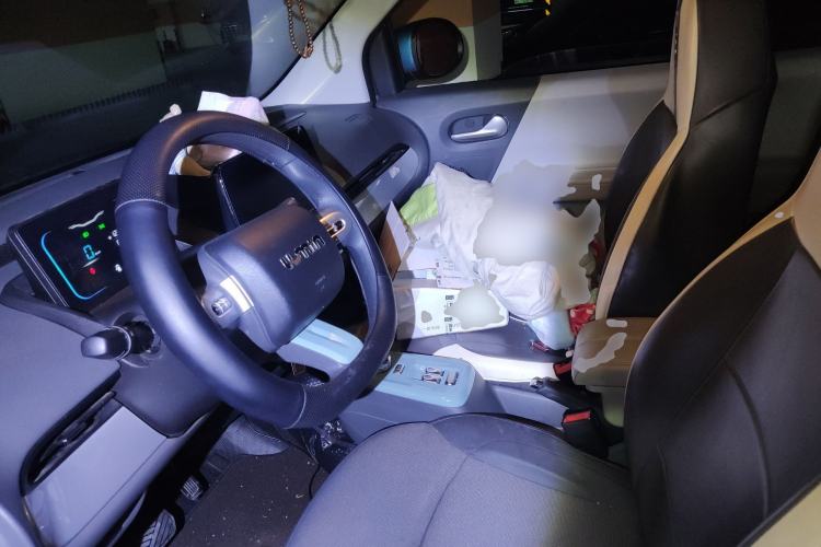 Used CHANGAN NEVO Lumin 2022 155 km – Refreshingly Sweet Edition Left Front Seat