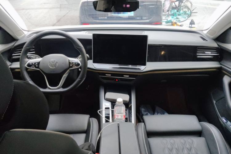 Used Volkswagen Magotan 2024 380TSI DSG Prestige Edition DaMai Package Center Console