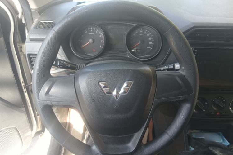 Used Wuling Hongguang 2019 1.5L S Basic Window-Sealed Vehicle China VI LAR
