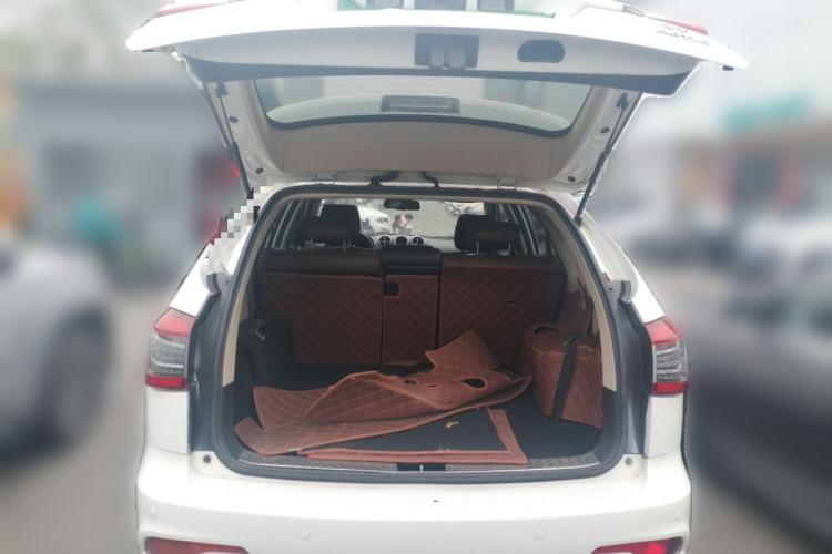 Used BYD S7 2017 2.0T Automatic Prestige Edition Trunk