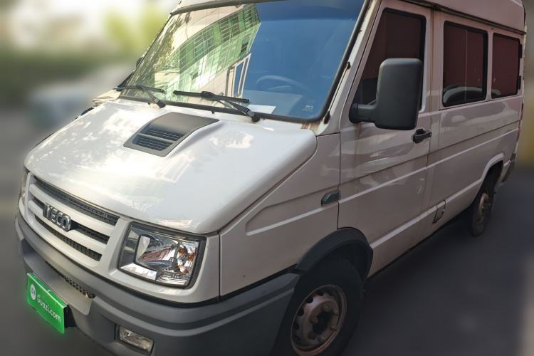 Used Iveco Daily 2009 2.5T-A35 7-Seater