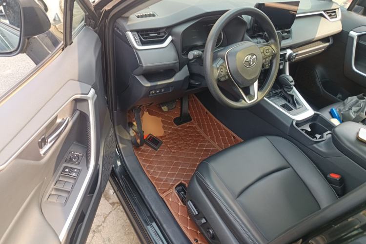 Used Toyota RAV4 2023 2.0L CVT 4x4 Adventure Edition Driver Seat