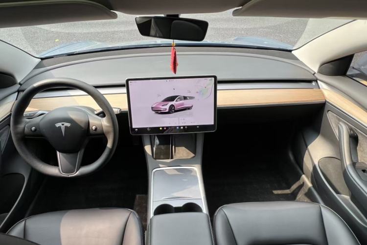 Used Tesla Model 3 2022 Rear-Wheel-Drive Version Interior 2