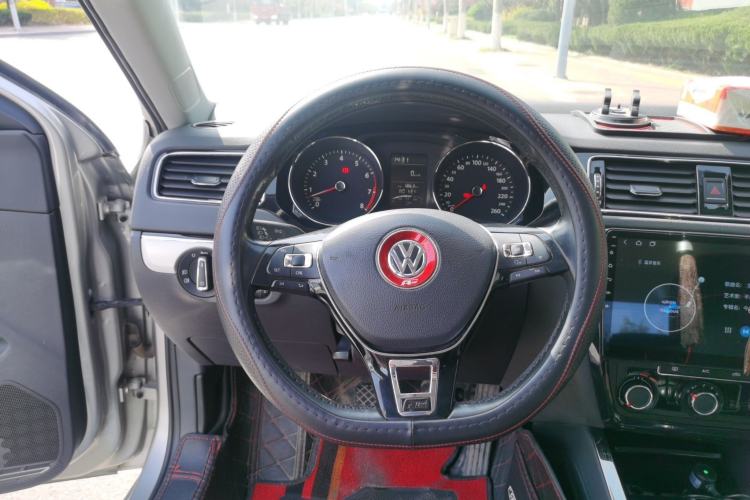 Used Volkswagen Sagitar 2017 1.6L Manual Comfort Model Steering Wheel