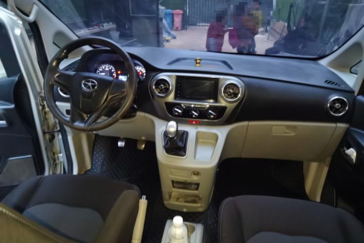 Used JAC Refine M3 2018 Creator Edition 1.6L Comfort Version Center Console