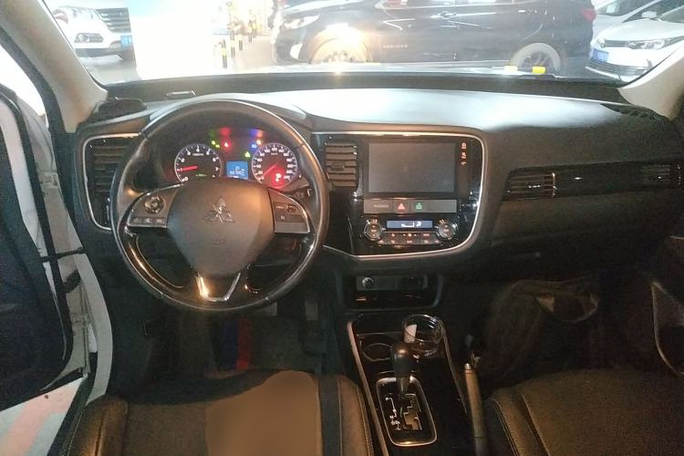 Used Mitsubishi Outlander 2018 2.0L Two-Wheel Drive Glory Edition 5 Seats
