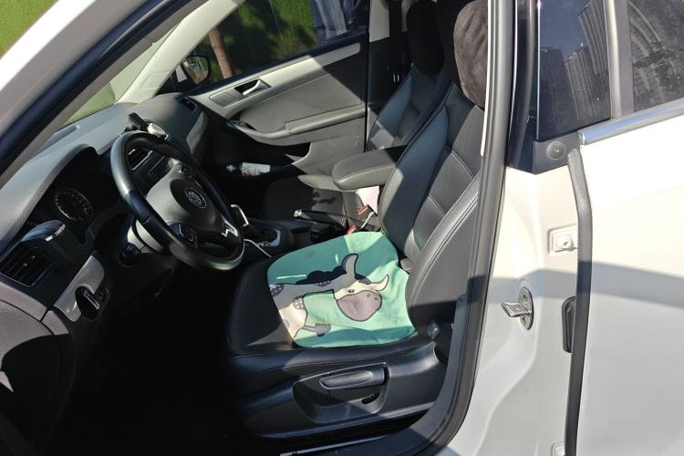 Used Volkswagen Sagitar 2014 1.4TSI Automatic Luxury Model Left Front Seat