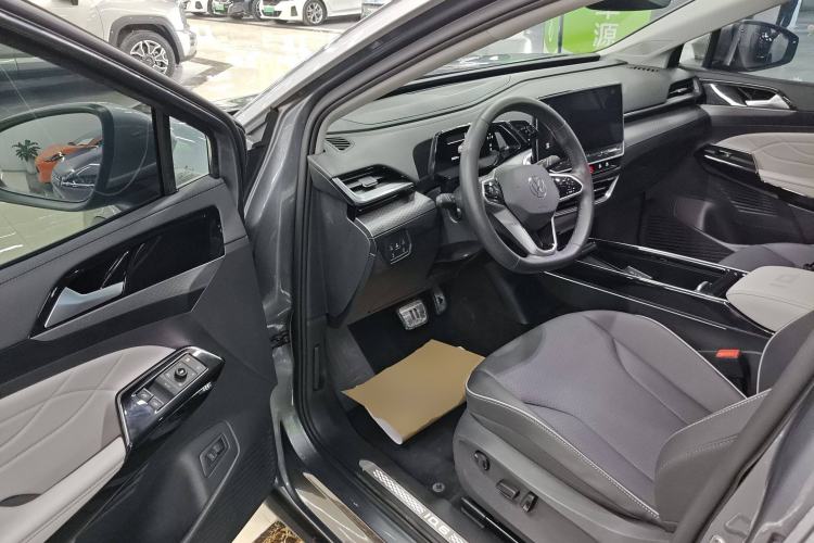 Used Volkswagen ID.6 X 2022 Pure Long-Range Edition