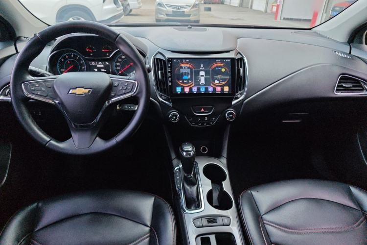 Used Chevrolet Cruze 2018 320 Automatic Pioneer Sunroof Edition Center Console