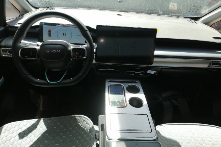 Used AION Y 2023 Younger Star Edition Center Console