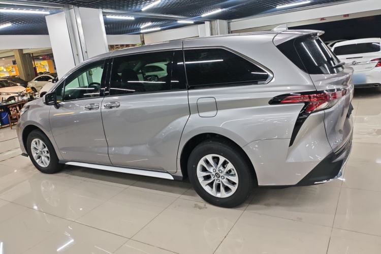 Used Toyota Granvia 2024 2.5L Hybrid Comfort Edition