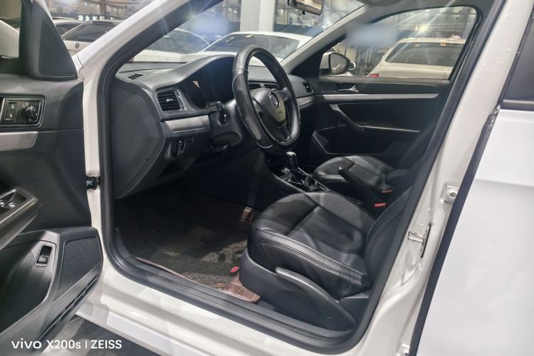 Used Volkswagen Lavida 2018 Classic 1.5L Automatic Fashion Edition China VI Standard Interior 2