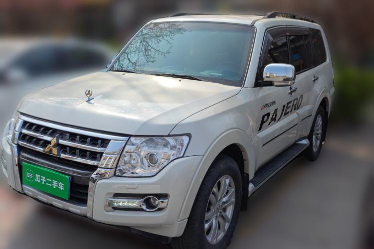 Used Mitsubishi Pajero 2019 V97 3.8L 5-Door GLS Sunroof Dual Differential – Middle East