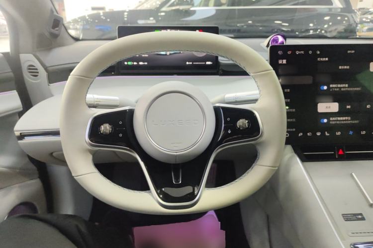 Used Hima Luxeed S7 2025 785 km Ultra
