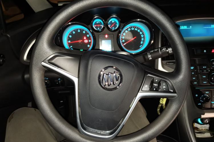 Used Buick GT 2013 XT 1.6L Automatic Fashion Edition Steering Wheel