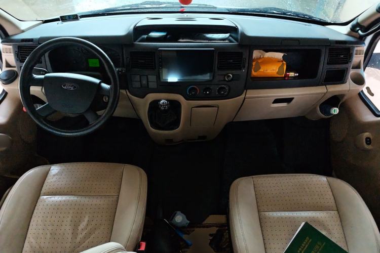 Used Ford Transit Custom 2019 2.2T Standard Version Short Wheelbase Mid-Roof 7-Seater China VI compliant Center Console