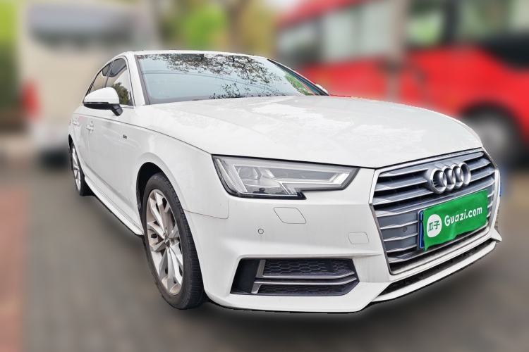 Used Audi A4L 2018 30th Anniversary Edition 40 TFSI Fashion Model Front Right 45 Deg