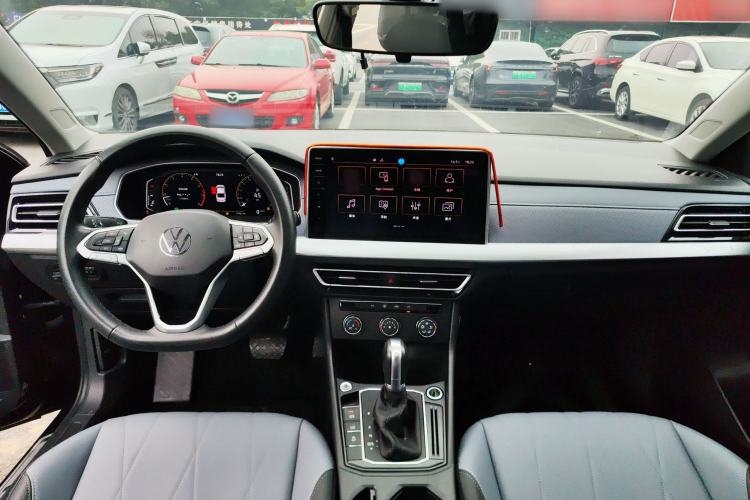 Used Volkswagen Lavida 2023 1.5L Automatic 5 Million Edition Center Console