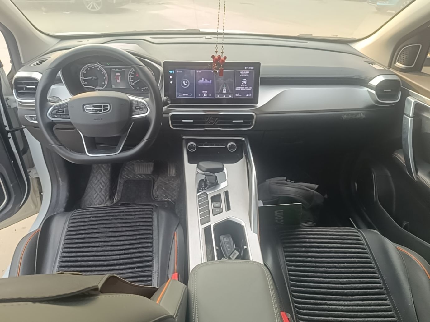 Geely Auto Coolray 2023 1.5T DCT Platinum Edition — снимка 12