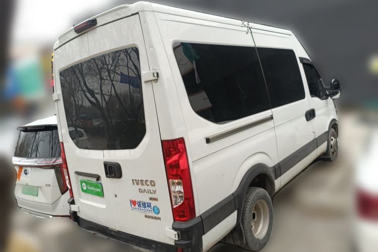 Used Iveco Eurocargo 2021 2.0T Manual Super Rui Long Wheelbase Short Overhang High Roof Side-Sliding Door F1A
