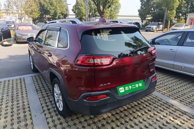 Used Jeep Cherokee 2016 2.4L Leading Edition
