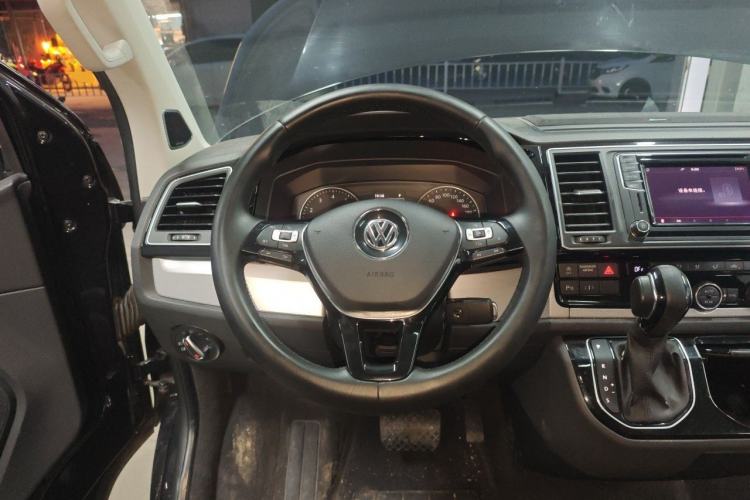 Used Volkswagen Multivan 2016 2.0 TSI 4x4 Premium Edition 7-Seater