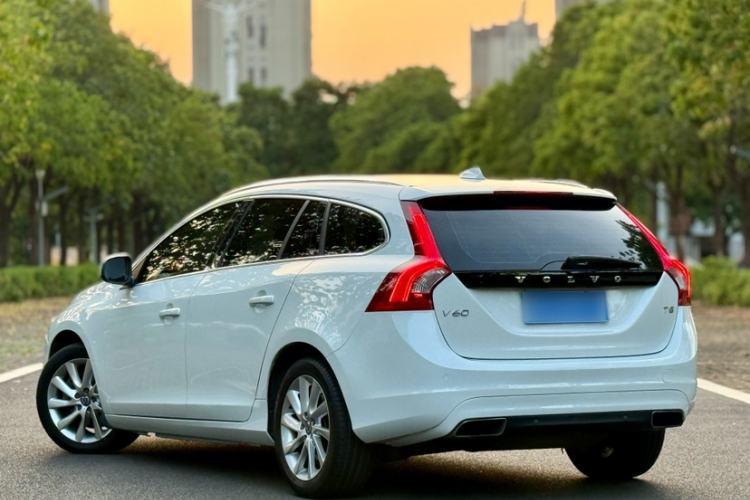 Used Volvo V60 2017 T5 Zhiyi Edition China V Standard
