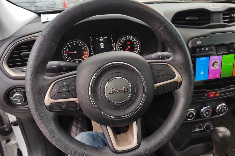 Used Jeep Renegade 2017 180T Automatic High-Energy Version Steering Wheel