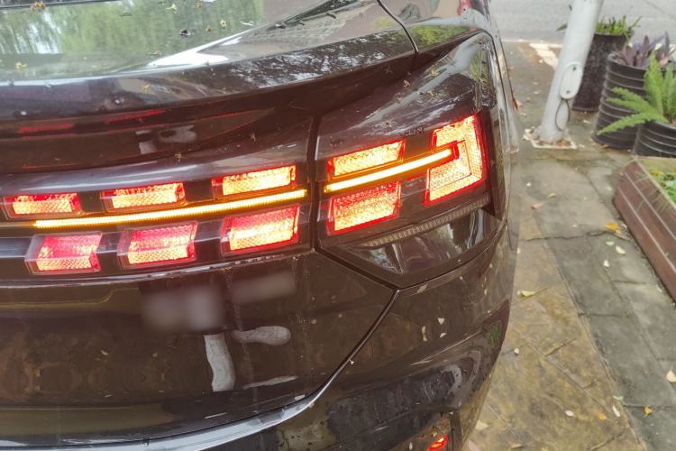 Used Lynk & Co 05 2022 2.0TD Four-Wheel Drive Dynamic Halo Exterior 3