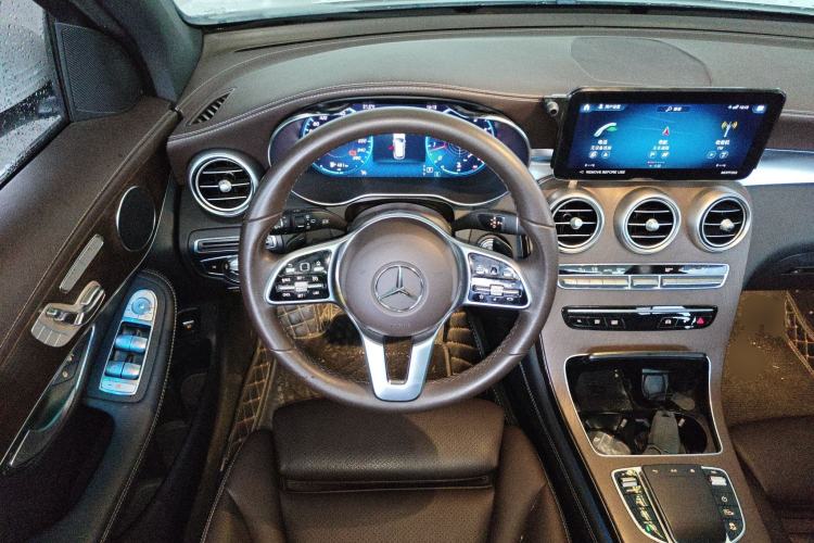 Used Mercedes-Benz GLC 2022 Facelift GLC 260 L 4MATIC Luxury Edition Steering Wheel