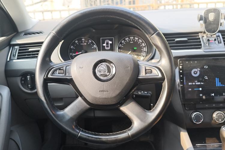 Used Skoda Octavia 2015 1.6L Automatic Yijun Edition
