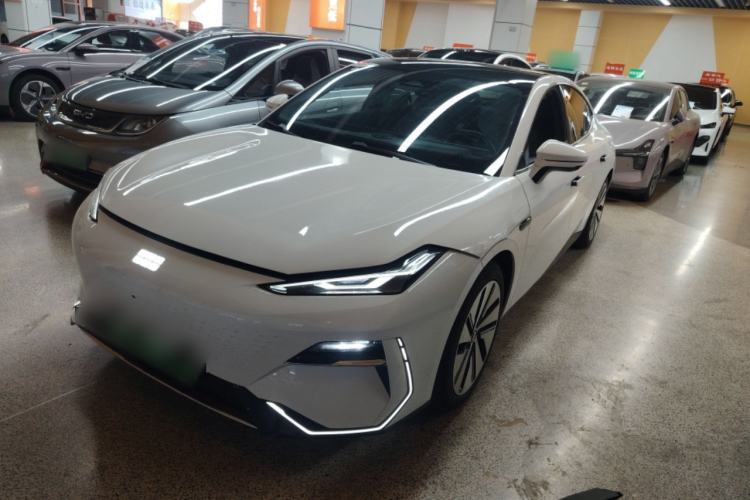 Used Geely Galaxy E8 2024 665 km Range Rear-Drive Starship Long-Range Version