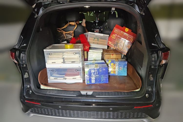 Used Toyota Granvia 2022 2.5L Hybrid Prestige Edition Trunk