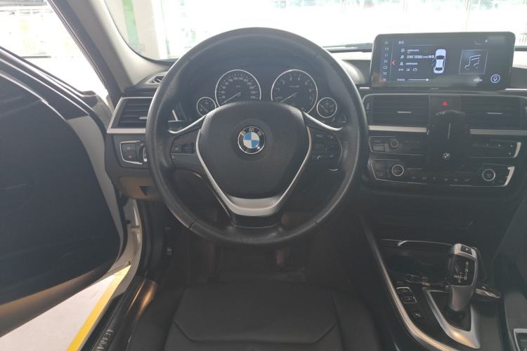 Used BMW 3 Series 2016 316Li Fashion Model
