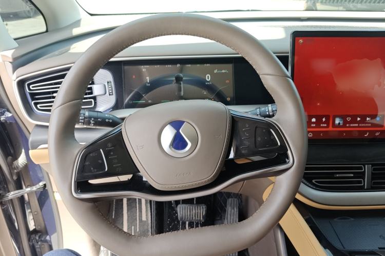 Used Denza D9 2022 DM-i 970 Four-Wheel Drive Prestige Model Steering Wheel