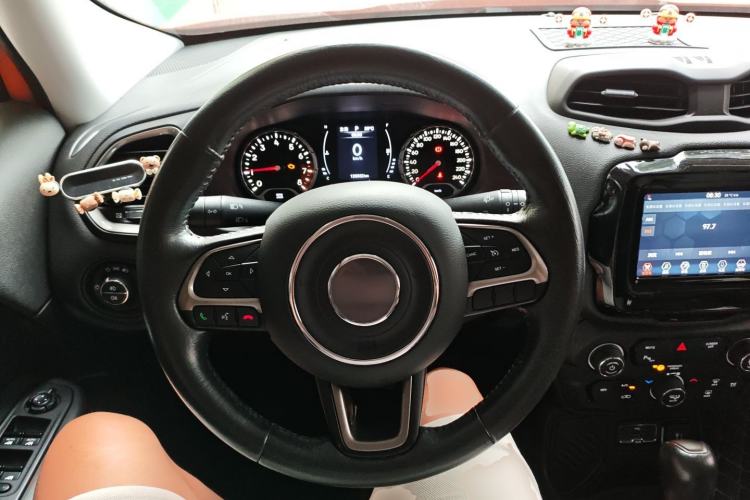 Used Jeep Renegade 2019 220T Automatic Elite Edition Steering Wheel