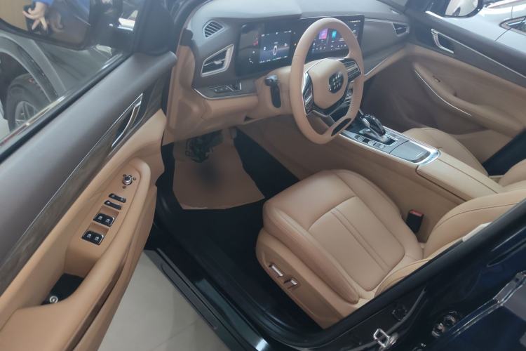 Used Landian E5 2024 Honor Edition 100KM Deluxe 7-Seater