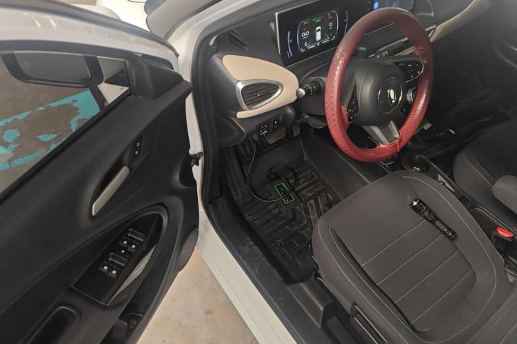 Used ORA White Cat 2022 Upgraded Model 305km Range Luxury Version Lithium-Ion Battery Driver Seat