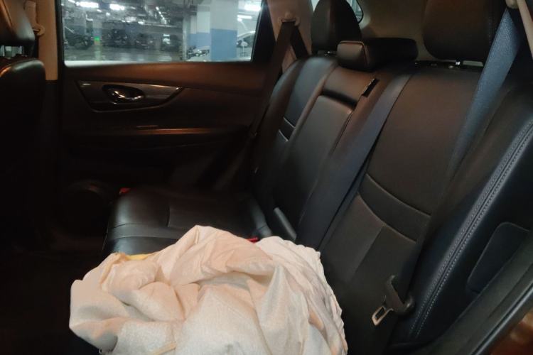 Used Nissan X-Trail 2014 2.5L CVT Luxury Edition 4WD
