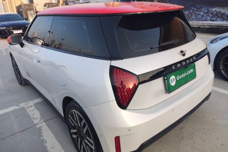 Used MINI Electric COOPER 2024 456km COOPER E Classic Edition
