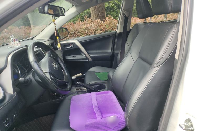 Used Toyota RAV4 2013 2.5L Automatic 4x4 Luxury Edition Left Front Seat