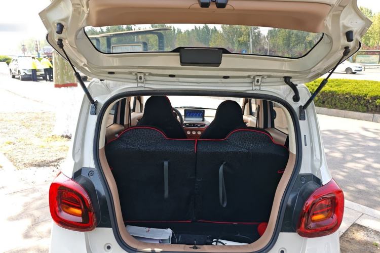 Used Wuling Hongguang MINIEV 2025 Four-Door Version Advanced Edition Trunk