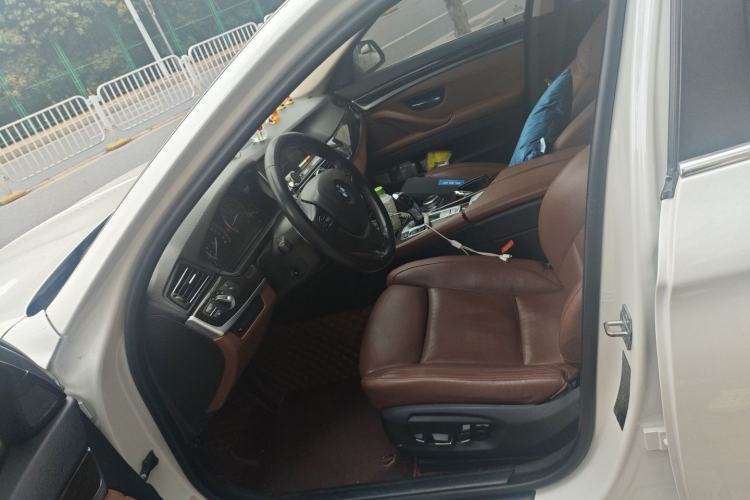 Used BMW 5 Series 2014 535Li Leading Model
